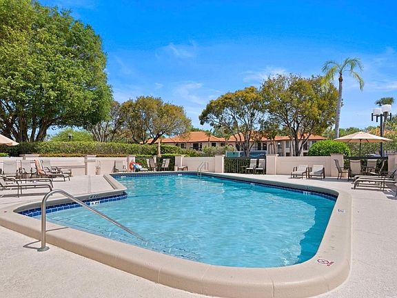 5th image of 350 Club Cir APT 208