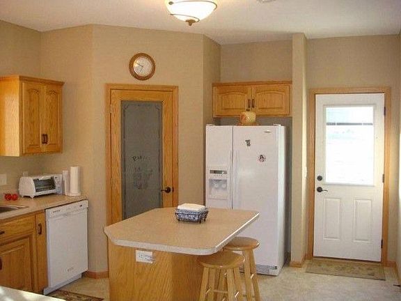 4th image of 1745 Knottingham Dr
