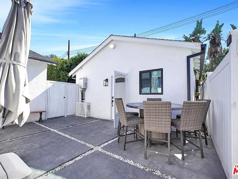 14644 Runnymede St — Photo 1