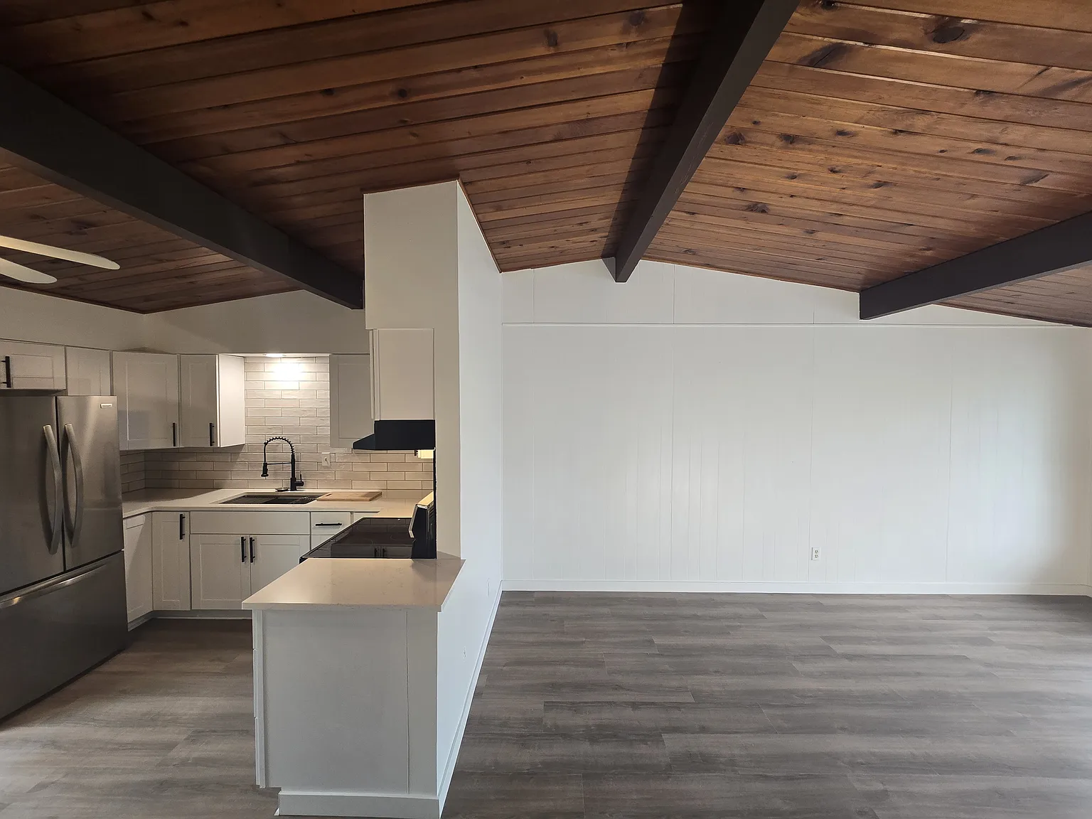 2 bed, 850 sqft, $1,795 — Photo 1