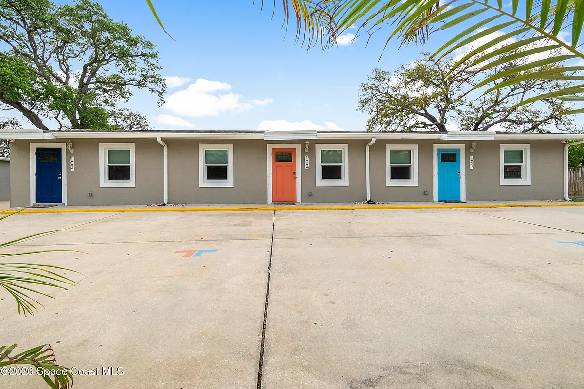 Building Photo - 1981 Guava Ave #101