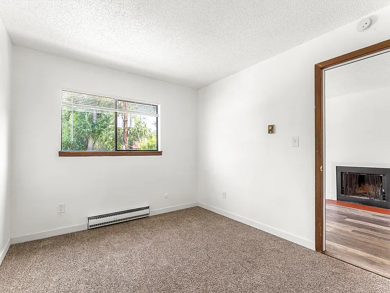 South Street Apartments — Photo 33