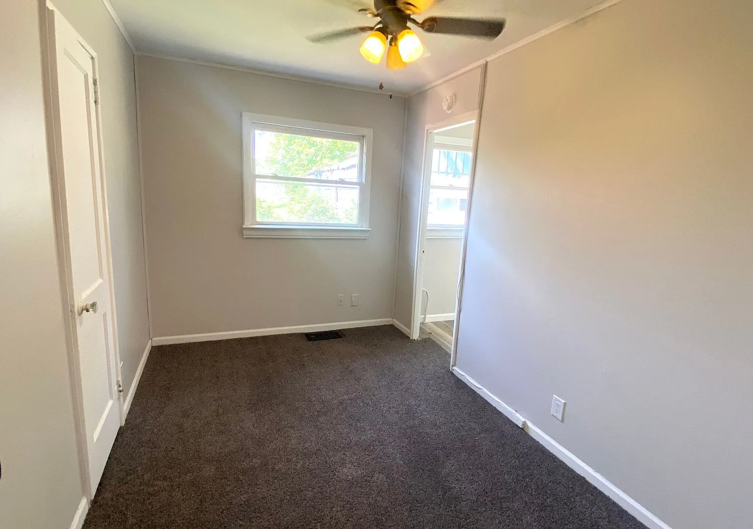Beautiful 3 Bedroom, 1 Bath Home in Peoria! — Photo 4
