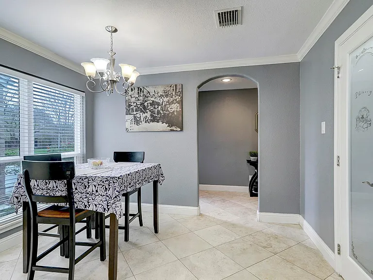 2235 Round Lake Dr — Photo 8