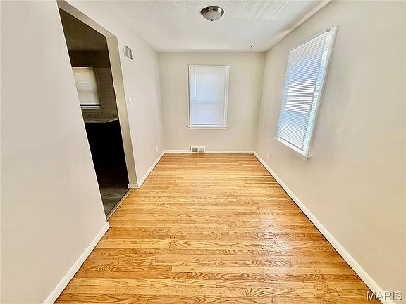 5th image of 6122 Jackson Ave