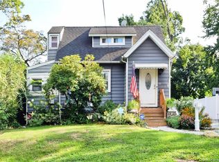 32 Chatfield St, Stamford, CT 06907