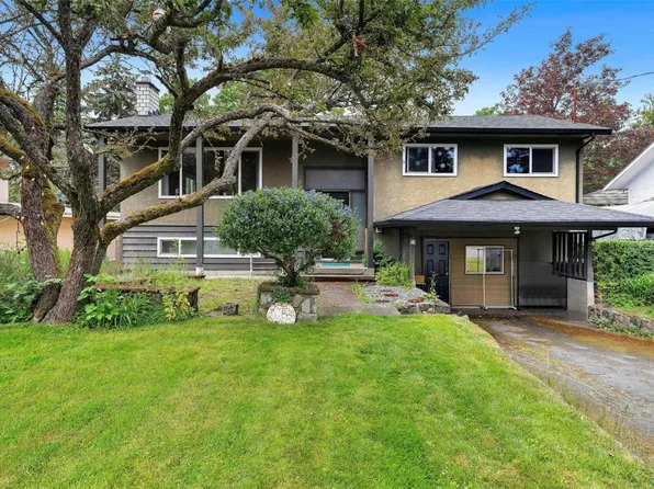 3958 Emerald Pl, Saanich, BC V8P 4T6
