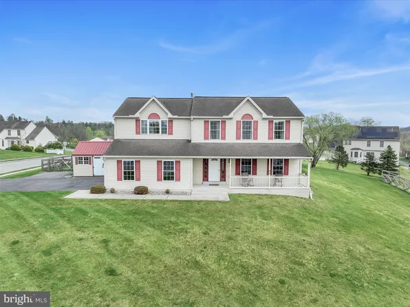 52 Walnut Dr E, Bernville, PA 19506