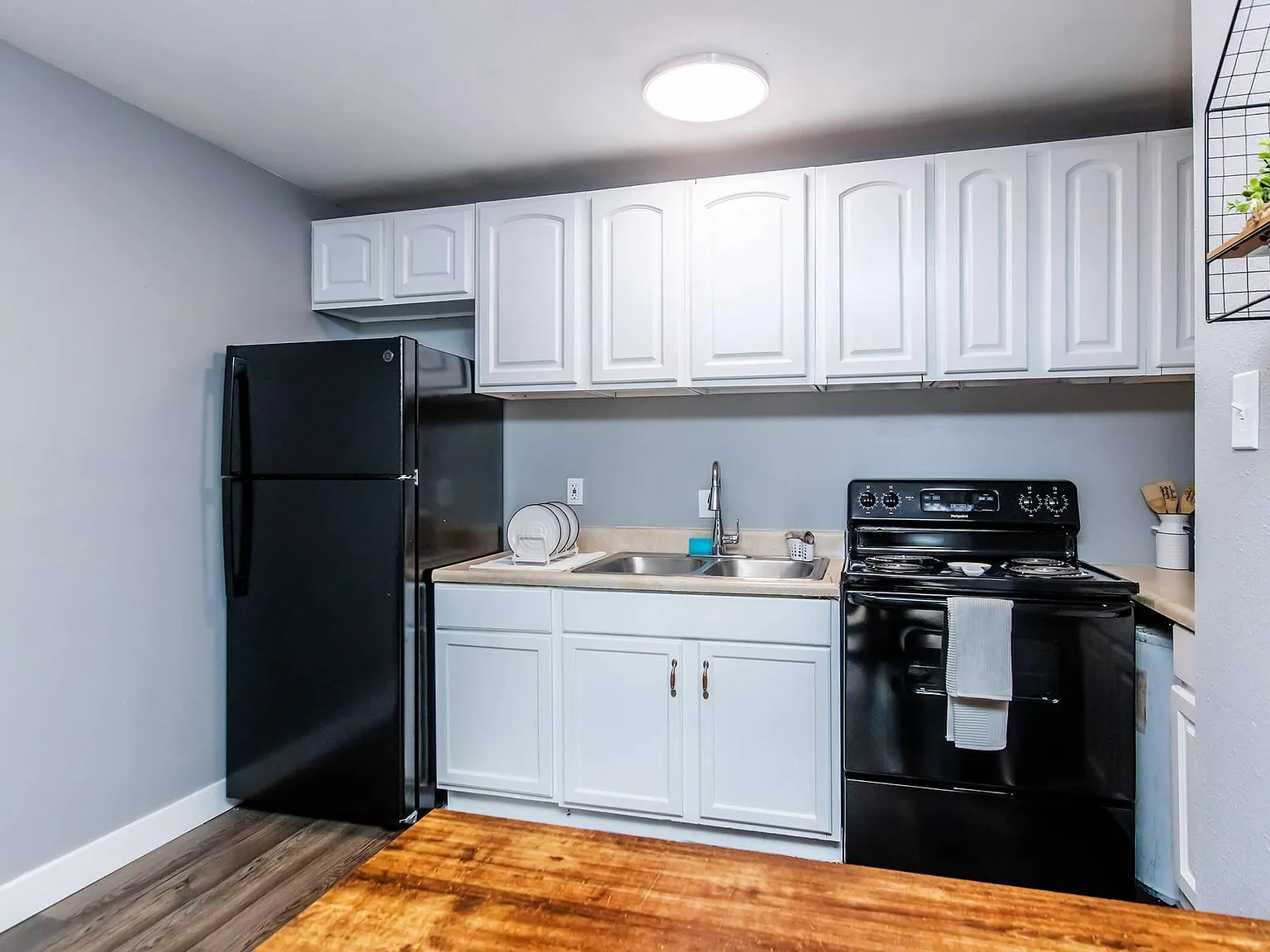 Ashton Place Apartments — Photo 3