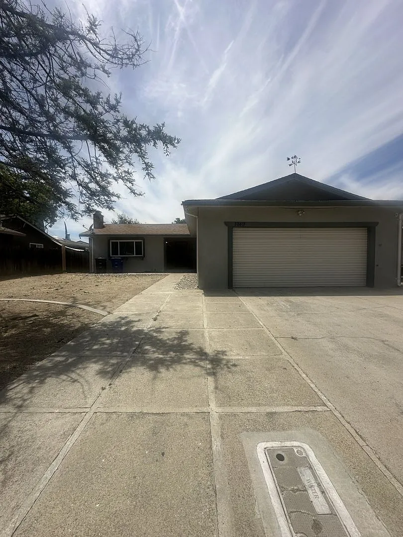 1949 Shushan Dr photo 1