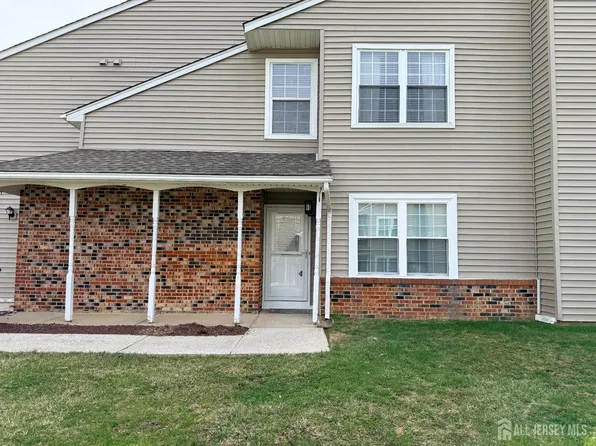 15 Lindsey Cir, Old Bridge, NJ 08857