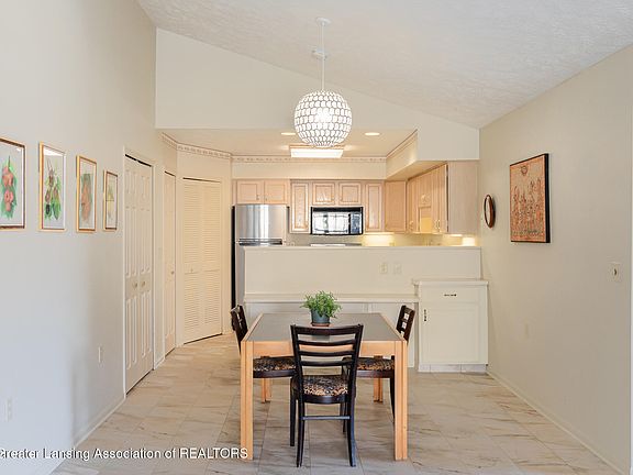 4th image of 860 Lenna Keith Cir