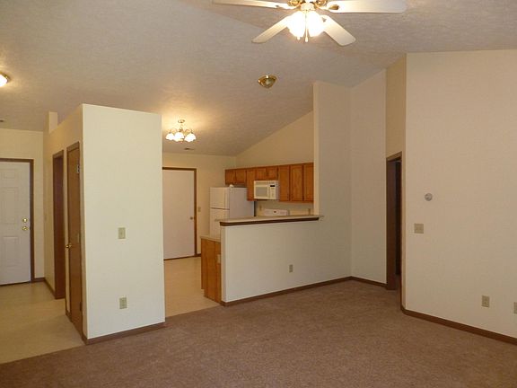 4th image of 3275 Mendel Dr