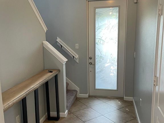 doorway/entrance hallway