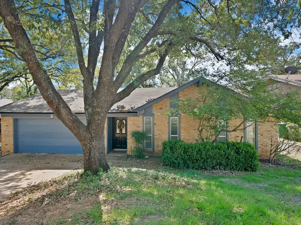 7648 Blue Carriage Ln, Fort Worth, TX 76120