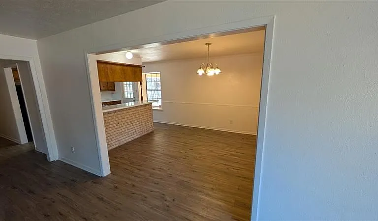1713 Arlington Cir — Photo 9