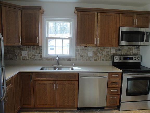 Stone backsplash