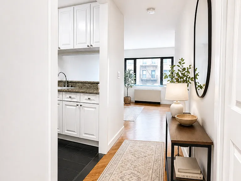 401 W 22nd St #7A — Photo 5