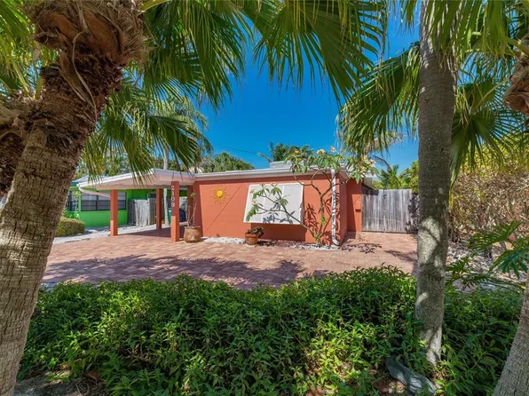 2109 Avenue B, Bradenton Beach, FL 34217