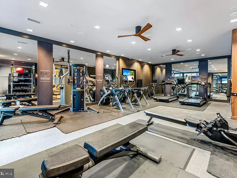 70 N St SE #N912 — Photo 35