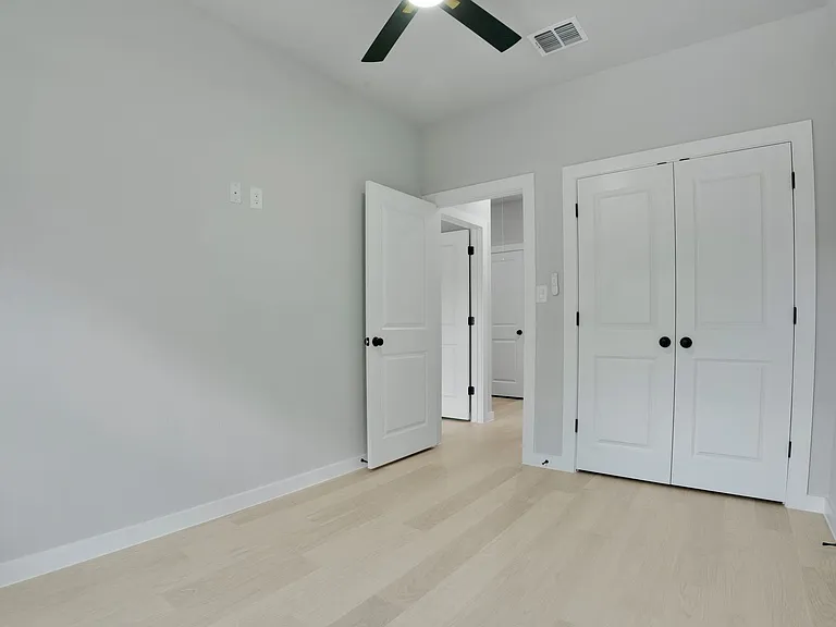 525 Dakota St — Photo 28