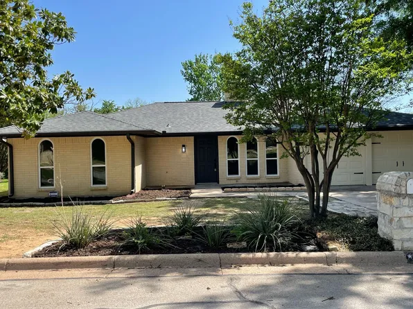 2700 Blue Quail Dr, Arlington, TX 76017