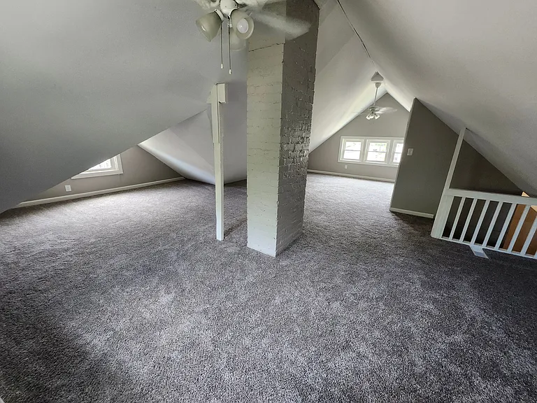 Bedroom/Extra Living Area