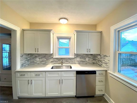 5th image of 5709 Delora Ave