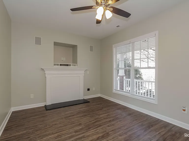 7943 Rolling Meadows Ln — Photo 5