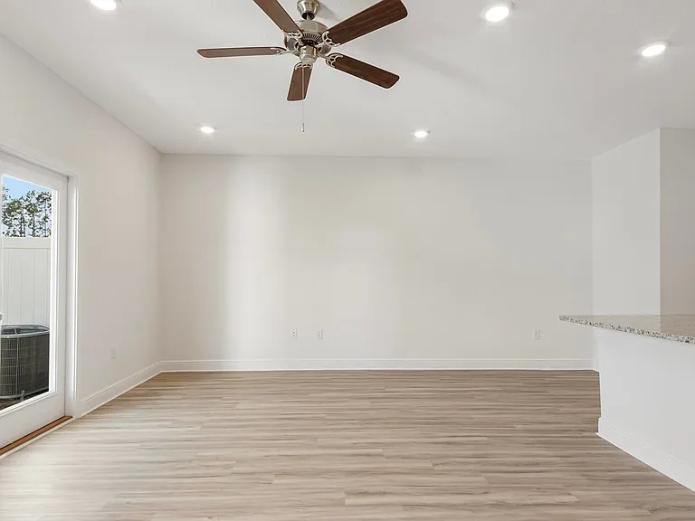 532 Melrose Way — Photo 11