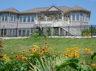 1559 Fox River Run, Mukwonago, WI 53149