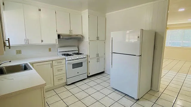 363 Orchard Ave — Photo 1