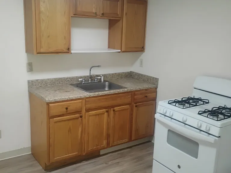 656 Glenwood Ave #2B — Photo 3