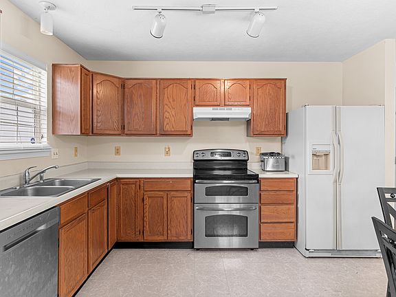 5th image of 10941 Snowdrop Way