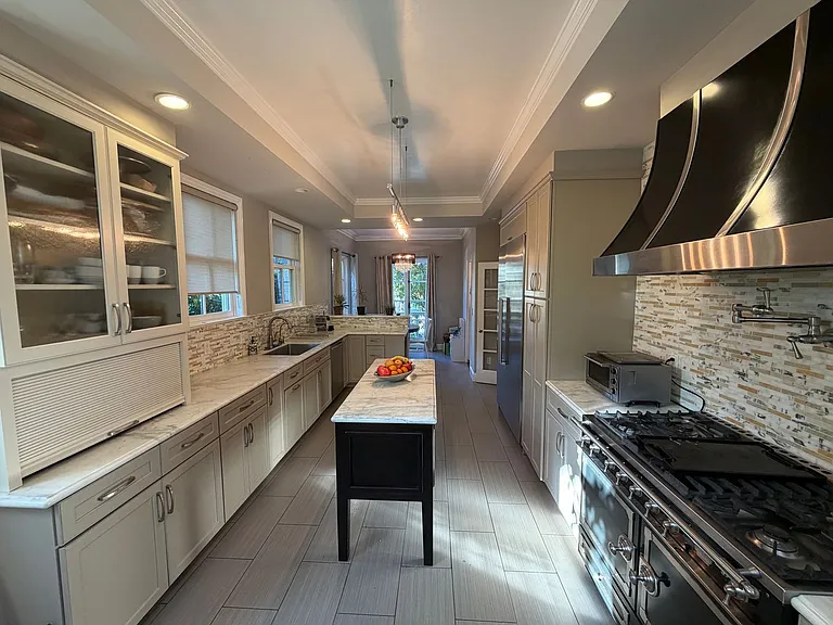 5 Santa Ana Ave — Photo 20