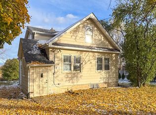 8S057 S Vine St, Burr Ridge, IL 60527