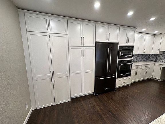 5th image of 8415 S College Ave