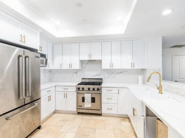 12044 Hoffman St Unit 203, Studio City, CA 91604