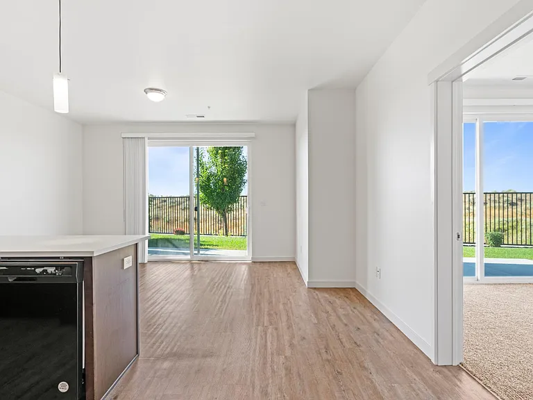 Columbia River Walk Apartments — Photo 142