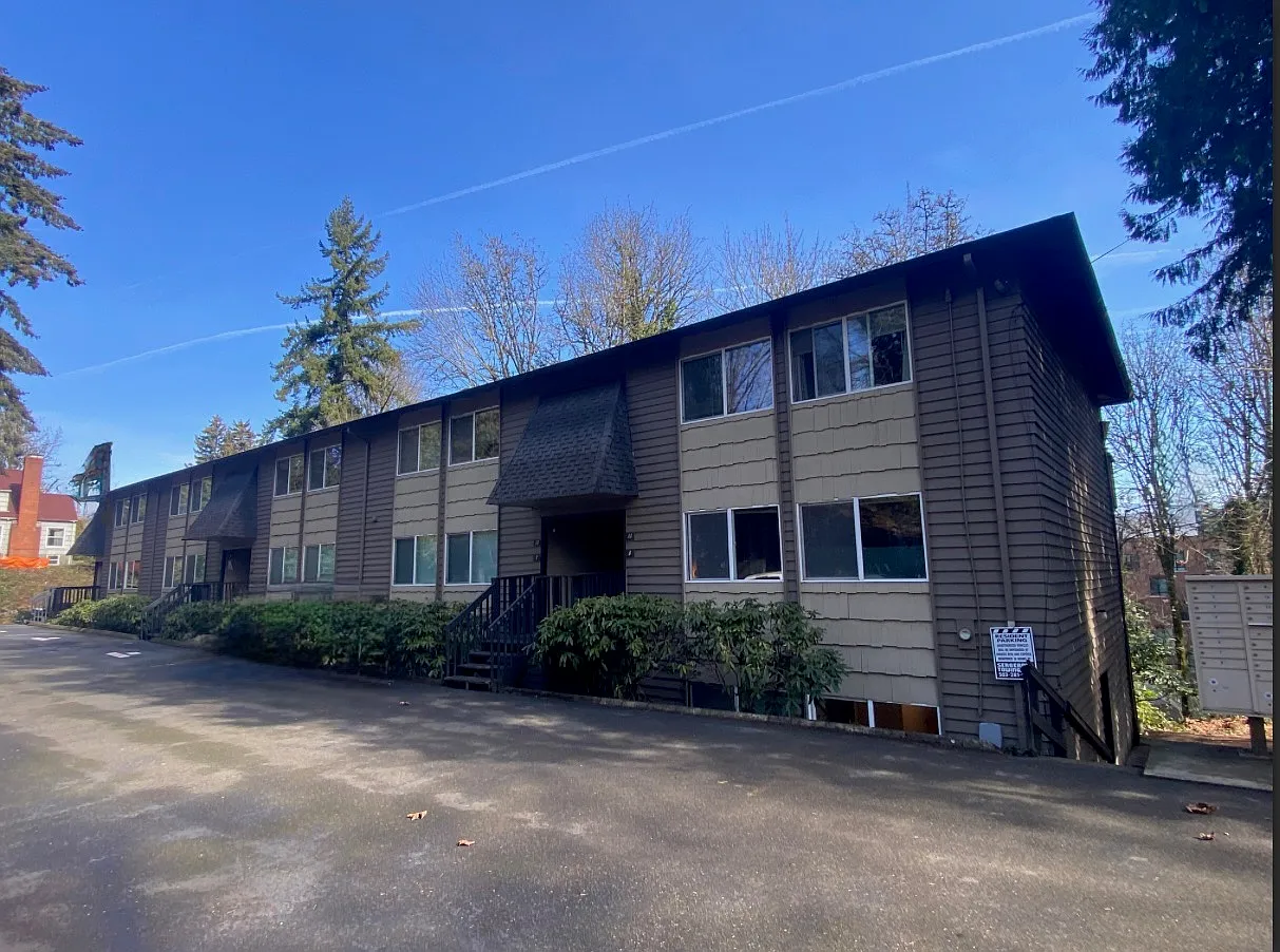 2 bed, 825 sqft, $1,595 — Photo 1