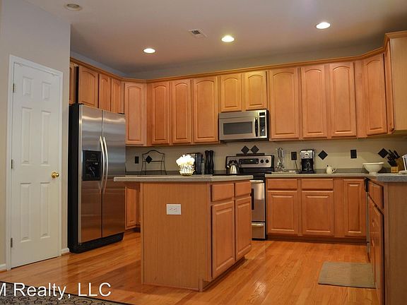 5th image of 10304 Berkeley Pond Dr