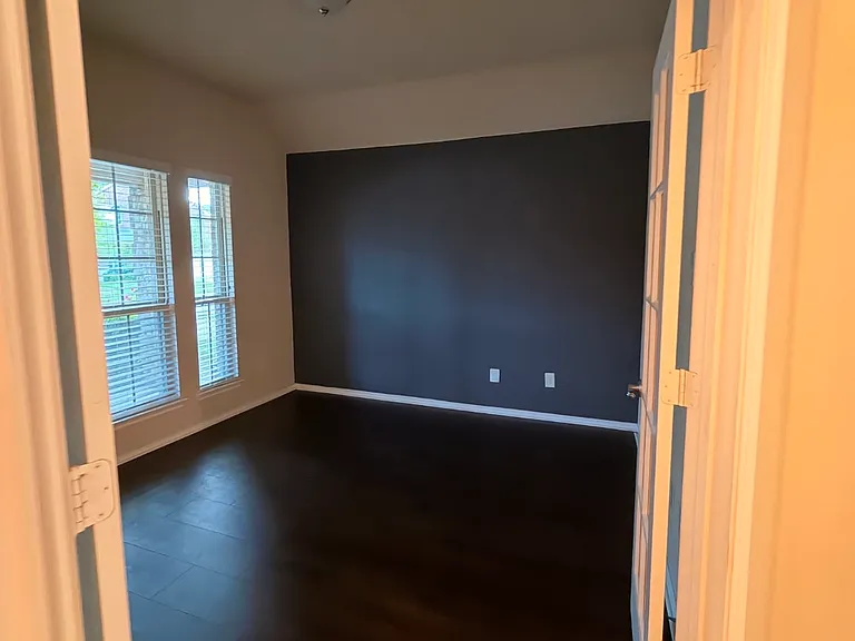 921 Lake Woodland Dr — Photo 5