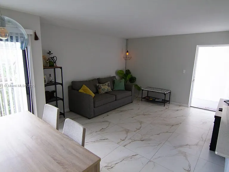 753 Michigan Ave #3A — Photo 2