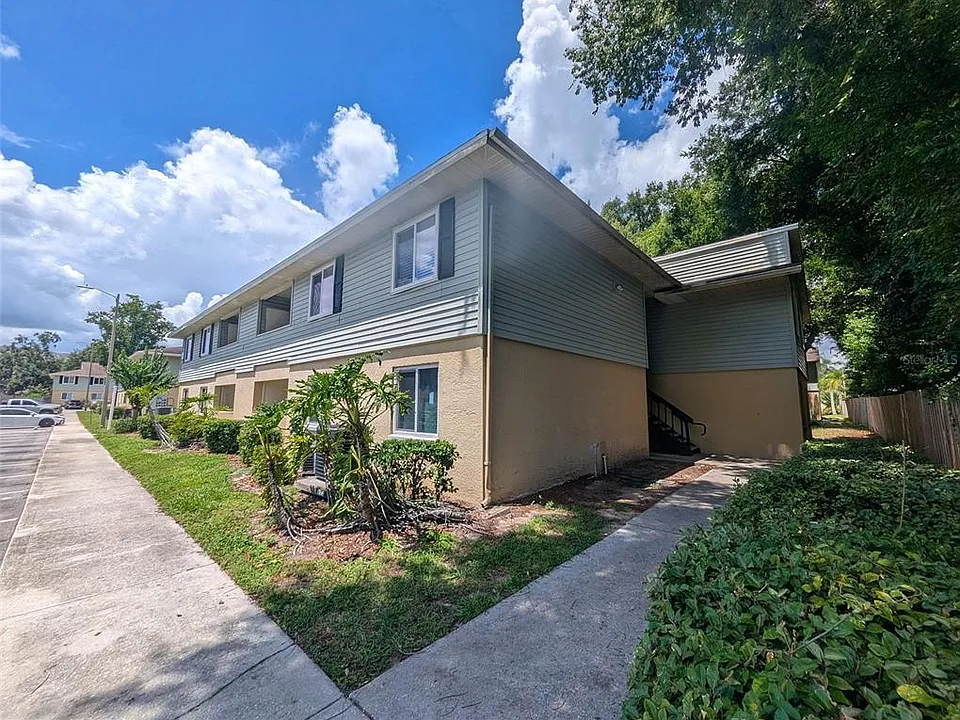 228 Thorn Tree Pl #228