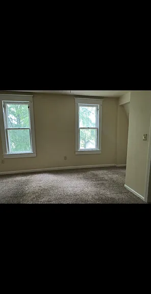 328 E Market St — Photo 9