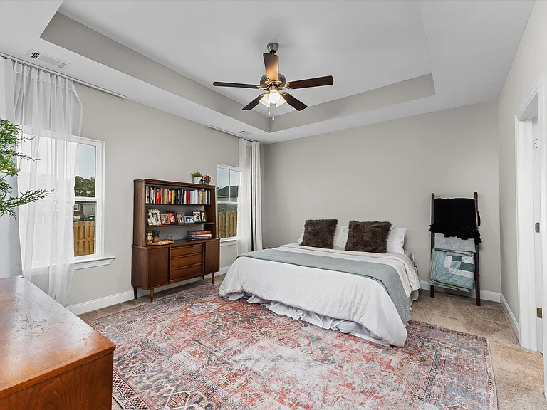 975 Newburn Dr — Photo 34
