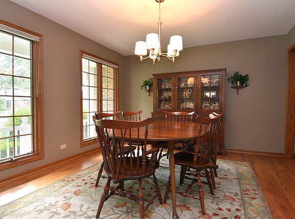 4th image of 806 E Jennifer Ct