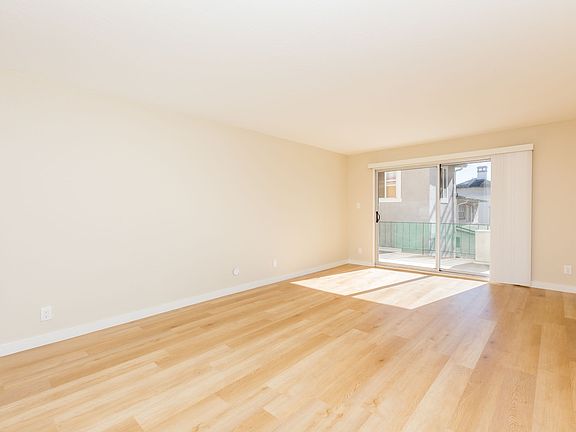 3rd image of 345 Macarthur Blvd #210
