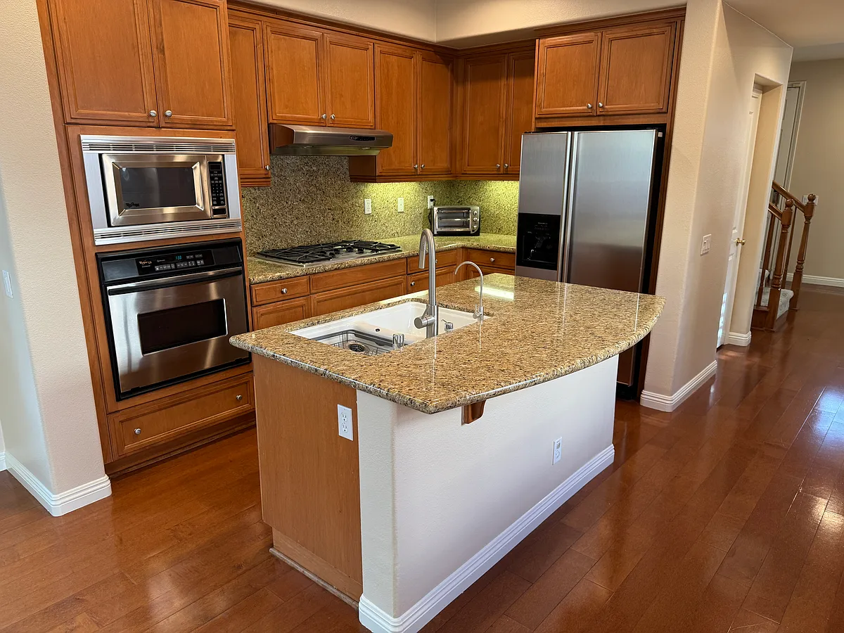 Building Photo - 2 Honeydew