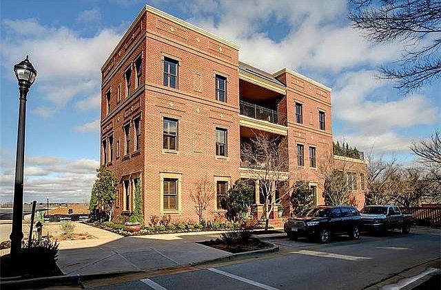 1st image of 1586 Main St